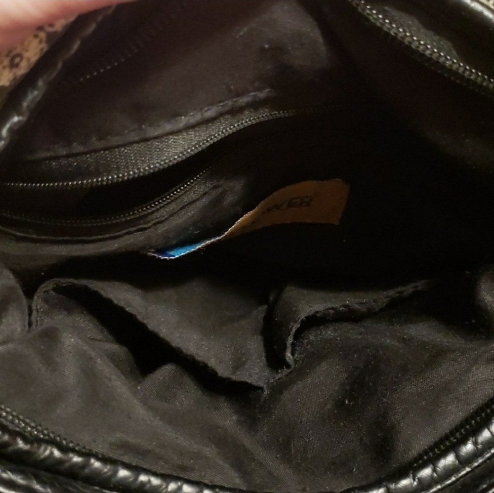 Wallflower Crossbody Purse - Picture 7 of 7